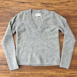 NWT Women’s Everlane Gray V-Neck Sweater